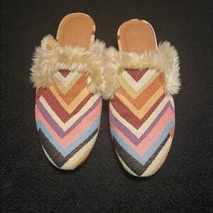 Universal Thread Multicolor Chevron Flats
